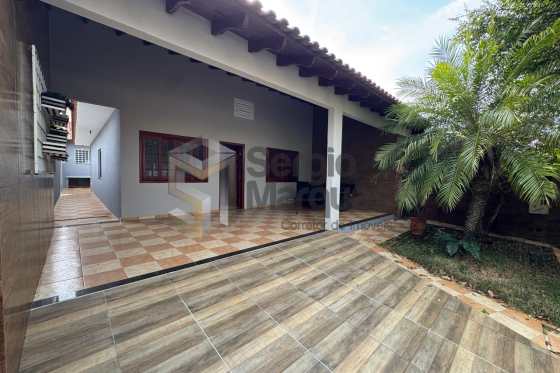 Casa à venda - 250m² - Jardim Bandeirantes, Umuarama-PR